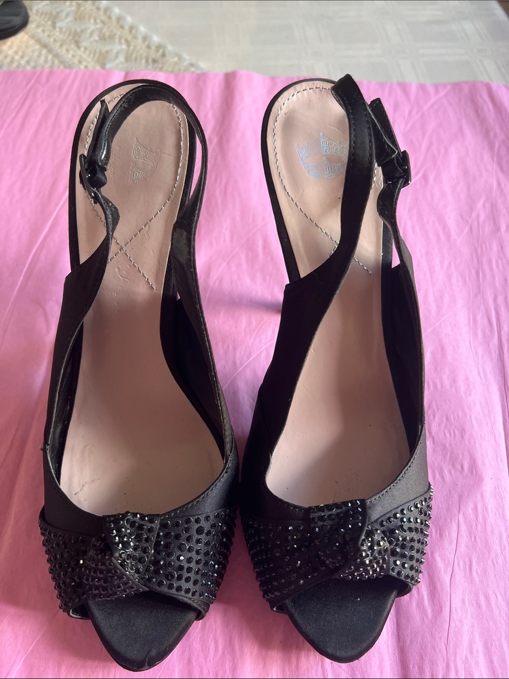 Satin pumps open toe